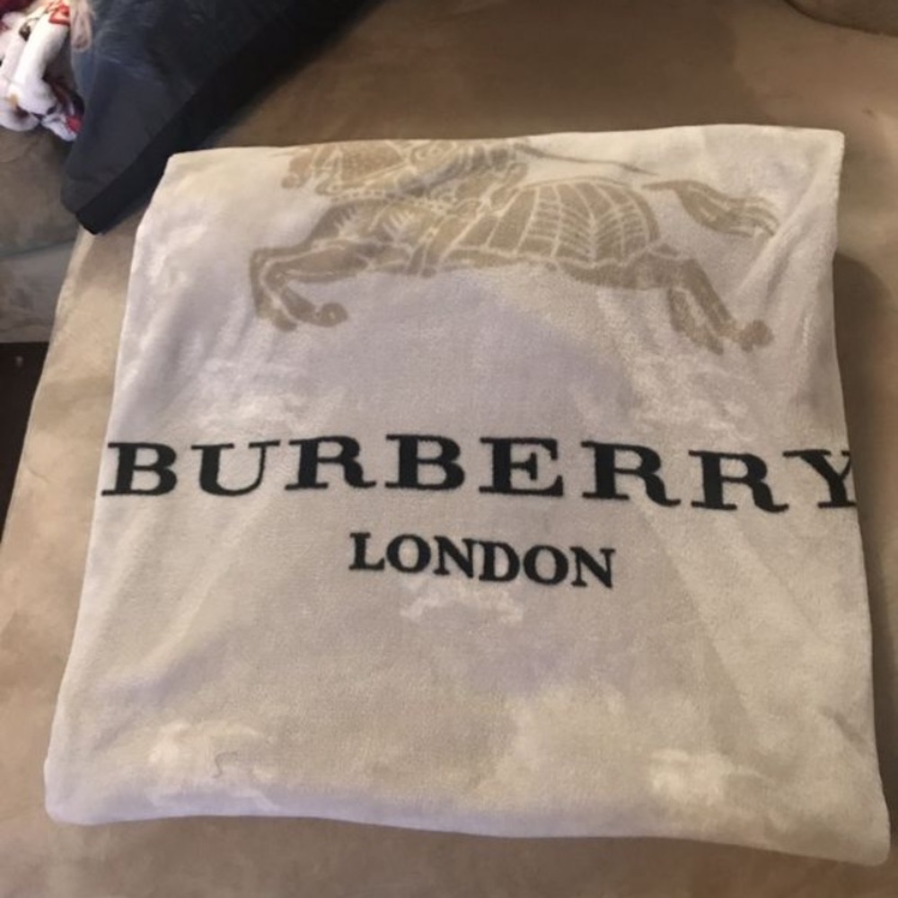 Burberry blanket